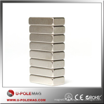 Aimant de bloc personnalisé Neodymium / Aimant de néodyme chaud Imprimé NdFeB de cube N35 / F100X30X30mm